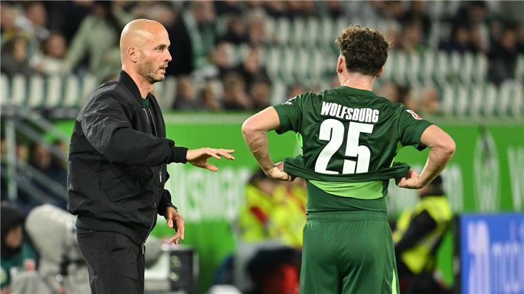 Wolfsburgs Trainer Paul Simonis konnte mit seinem Team erneut nicht daheim gewinnen.