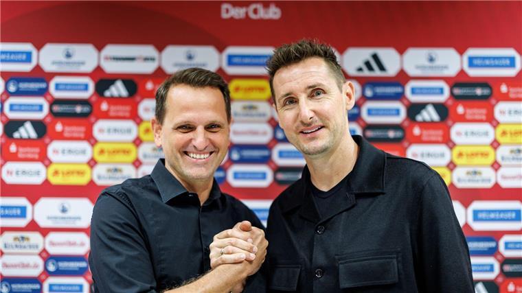 Kloses zufriedener Rückblick: Wollten wieder Spaß machen Wollen den 1. FC Nürnberg nach vorne bringen: Miroslav Klose (r) und Sportvorstand Joti Chatzialexiou.