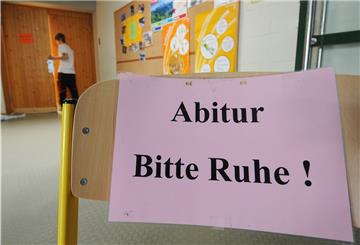 Woran liegt es, dass die Mathe-Abiturprüfungen so schlecht ausgefallen sind? Das soll nun untersucht werden.