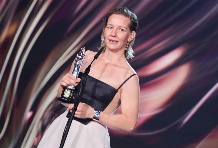 US-Kritiker küren Sandra Hüller zur besten Schauspielerin Wurde für ihre Rollen in „Anatomie eines Falls“ und „The Zone of Interest“ ausgezeichnet: Sandra Hüller.