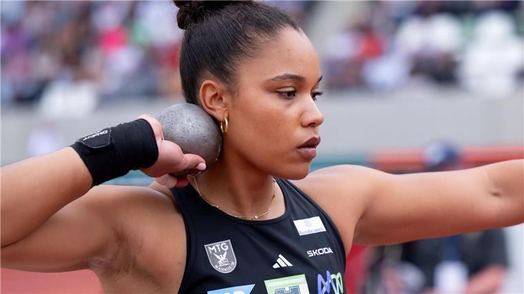 Mihambo und Ogunleye als deutsche Meisterinnen zur WM Yemisi Ogunleye übertraf beim deutschen Meistertitel die 19 Meter.