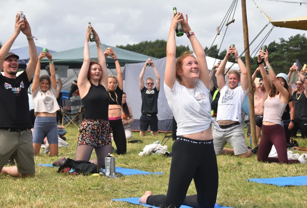 Yoga und Bier - Eine unschlagbare Kombi für Körper und Geist.