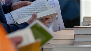Young Adult oder New Adult heißen die Trends auf dem Buchmarkt