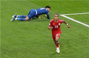 Yussuf Poulsen (rechts) jubelt nach seinem Treffer zum 1:0.