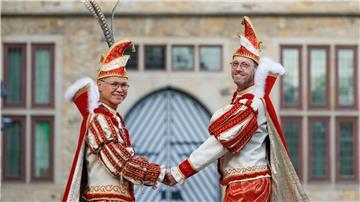 Yut I. (Punnuruk) und Thomas I. (Wolf) sind das erste queere und gleichzeitig binationale Stadtprinzenpaar.