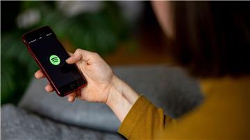 Zahl der Spotify-Nutzer steigt.