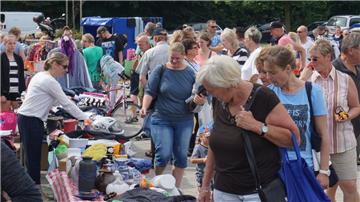 Zahlreiche Besucher kamen für den Flohmarkt nach Nordholz. 
