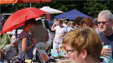 Zahlreiche Besucher kamen für den Flohmarkt nach Nordholz. 