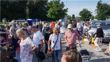 Zahlreiche Besucher kamen für den Flohmarkt nach Nordholz. 