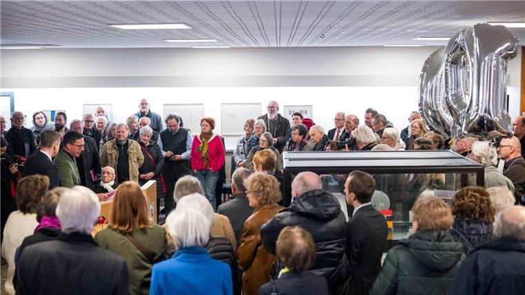Zahlreiche Gäste kamen zur Vernissage ins Rehauer Rathaus. 