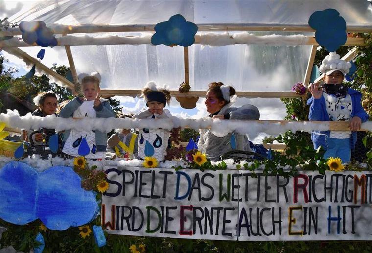 Tarmstedter Herbstmarkt diesmal mit Ernteumzug Wagen beim Herbstmarkt Tarmstedt