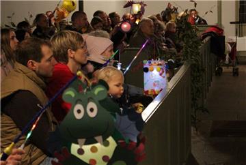 Zahlreiche große und kleine Gäste verfolgten in der Fabian- und Sebastian-Kirche...
