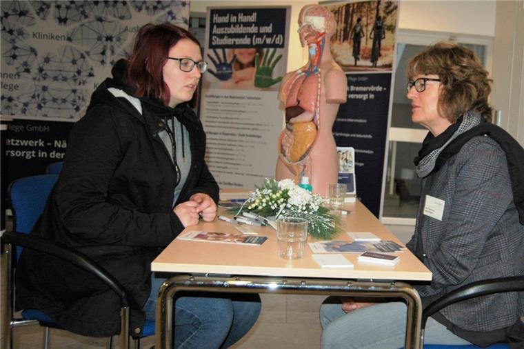 Zahlreiche Interessenten ließen sich beim Ostemed-Bewerbertag von den jeweiligen Spezialisten ihres Fachgebietes informieren.