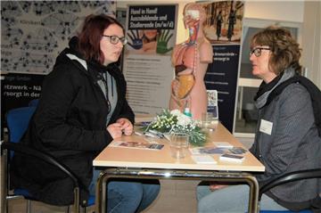 Zahlreiche Interessenten ließen sich beim Ostemed-Bewerbertag von den jeweiligen Spezialisten ihres Fachgebietes informieren.