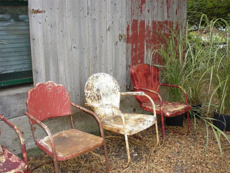 Entscheide selbst: Was ist das hässlichste Möbelstück in Bremerhaven und umzu? Zahlreiche Teilnehmer haben Fotos von ihren heruntergekommenen Gartenmöbeln eingeschickt - jetzt könnt ihr abstimmen.