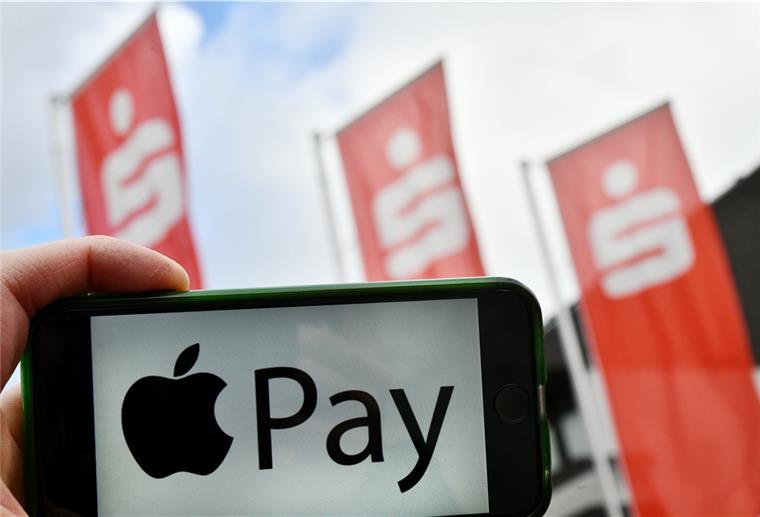 Zahlungssysteme wie Apple Pay erfreuen sich bei Kunden der Sparkasse Rotenburg Osterholz stark wachsender Beliebtheit. 