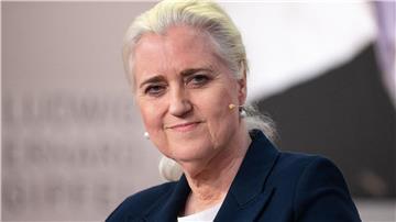 ZDS-Präsidentin Angela Titzrath nimmt an einem Gipfel teil.