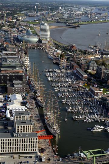 Zeigen Sie uns Bremerhaven von seiner  schönsten Seite. Luftfoto Scheer