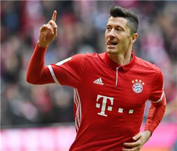 Zieht es Robert Lewndowski nun nach Spanien oder nicht? Der spanischen Zeitung "El Mundo Deportivo" zufolge soll sich der Bayern-Star mit Real Madrid auf einen Zweijahresvertrag geeinigt haben.
