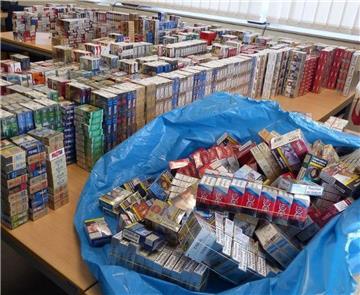 Zigaretten im Wert von 20.000 Euro haben Ermittler in Bremen entdeckt.