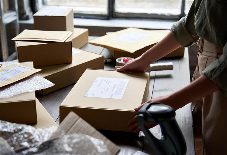 Zirka fünf Millionen Pakete werden in Deutschland täglich versendet; ein Großteil davon für den Onlinehandel.