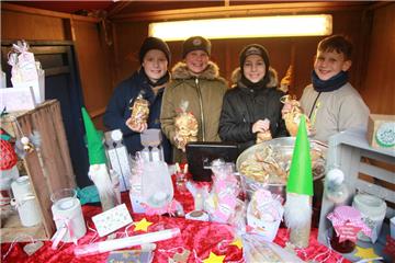 Zoe (10), Samuel (10), Dario (9) und Jan (10) hatten in der Schiffdorfer Weihnac...