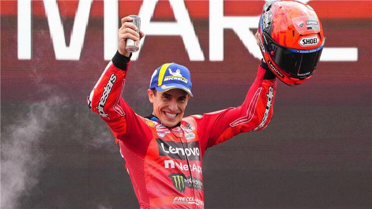 Zog mit Motorradsport-Legende Giacomo Agostini gleich: Marc Márquez