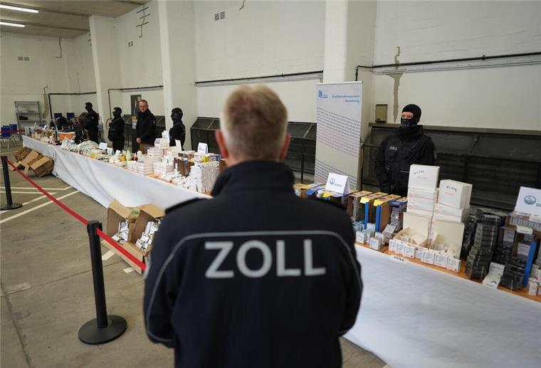 Drogen, Doping, Luxus – Zoll zerschlägt Brüder-Bande! Doping, Drogen, Luxus: Wie ein Brüder-Trio ins Visier der Zollfahnder geriet