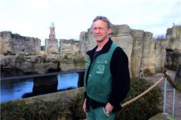 Zoo am Meer  Eisbären- Pfleger Frank Schlepps
12.1.6  Foto Scheer