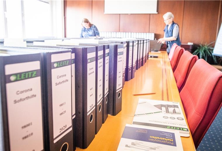 Wie es in Bremerhaven mit den Corona-Hilfen weiter geht Zu Beginn der Pandemie türmten sich die Anträge auf Corona-Hilfen bei der Wirtschaftsförderungsgesellschaft BIS.
