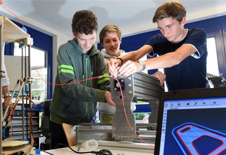 Schüler bei einem Forschungsprojekt