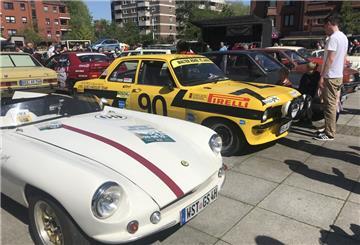 Zu der Oldtimer-Schau auf dem Marktplatz und Jahnparkplatz fuhren am Sonntag rund 350 Fahrzeuge vor.