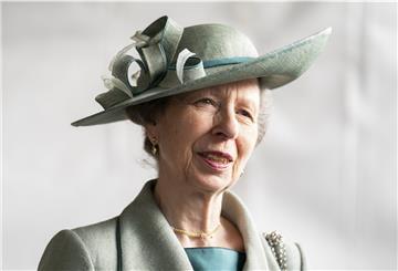 Zu Ehren des 70. Thronjubiläum der britischen Queen reist Prinzessin Anne nach Australien und anschließend nach Papua-Neuguinea. 