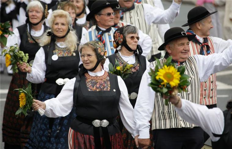Zu einem Landestrachtenfest gehört auch ein Umzug zum Abschluss. Am 6. September 2020 wird voraussichtlich einer in Zeven stattfinden. 