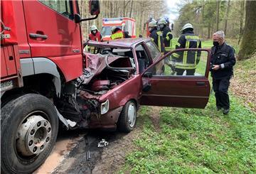 Zu einem schweren Verkehrsunfall kam es am Donnerstagmittag gegen kurz nach 12 Uhr zwischen Groß Meckelsen und Weertzen. 
