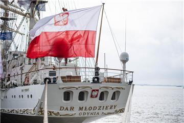Zu Gast bei Freunden. Das polnische Segelschiff &quot;Dar Mlodziezy&quot; liegt ...