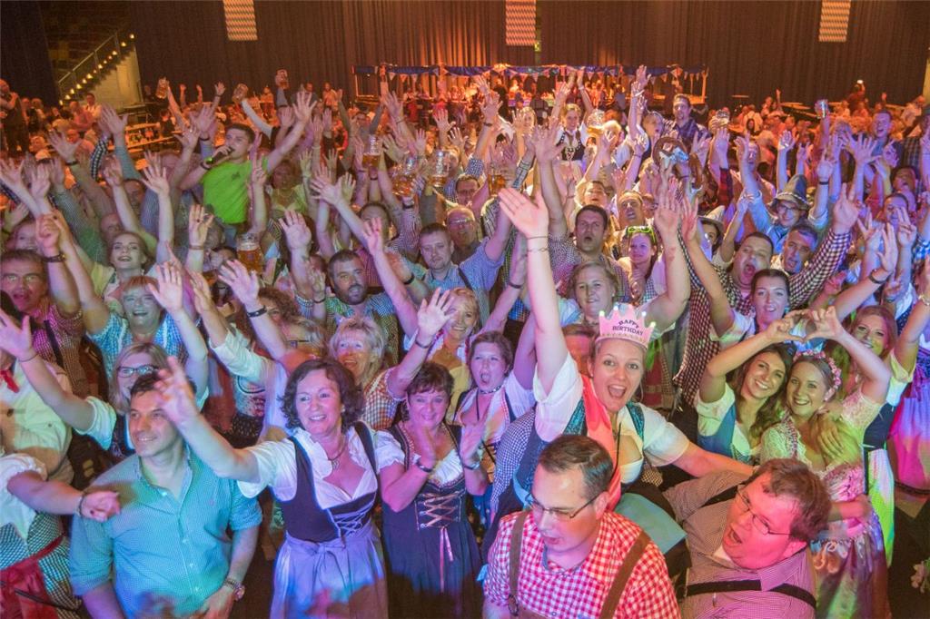 Zünftige Gaudi beim Oktoberfest in der Stadthalle. Foto: Adebahr