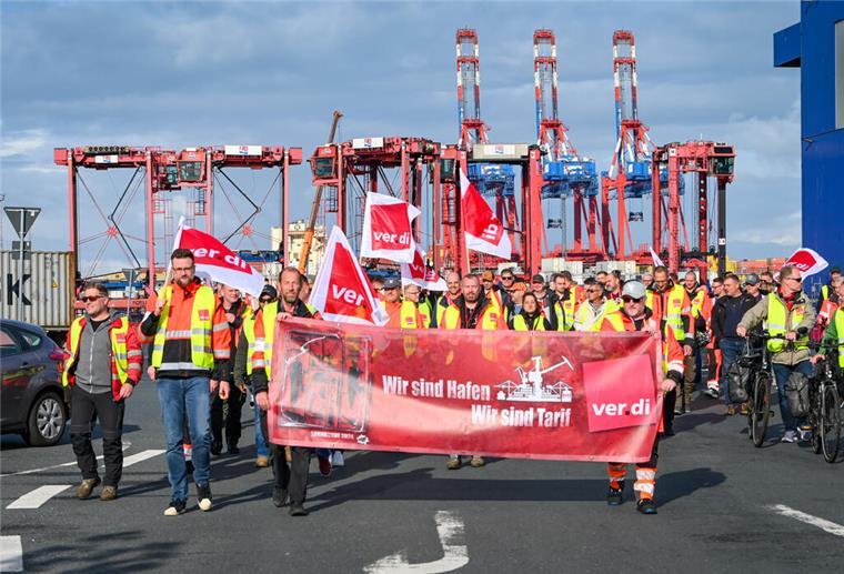 Zuletzt gingen die Hafenarbeiter aus Bremerhaven im Juli auf die Straßen.