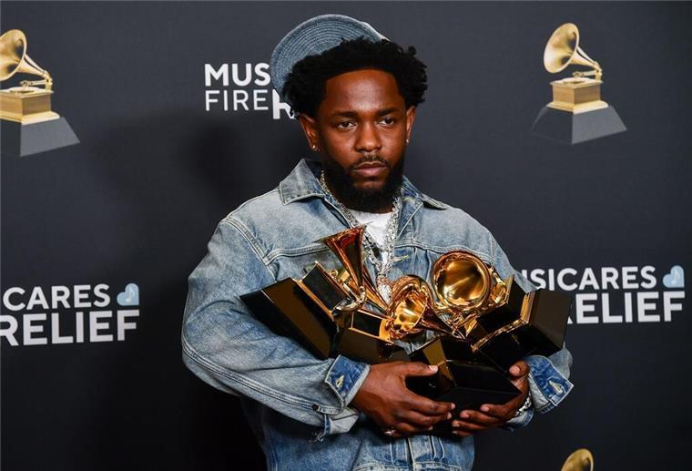 Rap-Genie und Orgasmus: Was der Super Bowl sonst noch bringt Zuletzt noch mit Grammys, bald auf der Stadionbühne: Kendrick Lamar.