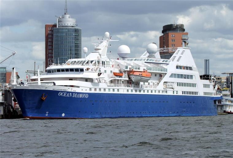 Expeditionskreuzfahrtschiff "Ocean Diamond" liegt im Hamburger Hafen