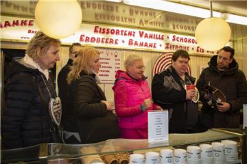 Zum Abschluss noch ein Eis der Firma Mahnke.