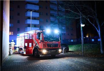 Zum dritten Mal brennt es im Keller des Mehrfamilienhaus.
