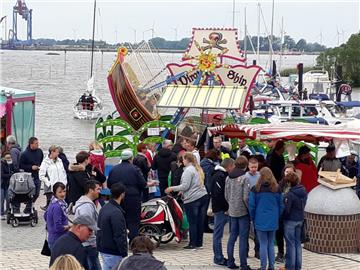 Zum Hafenfest in Sandstedt kamen mehrere tausend Besucher. 