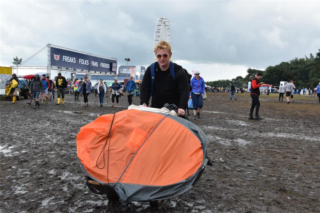Zum Infield? Nein! Zum Auto! Foto: Overschmidt