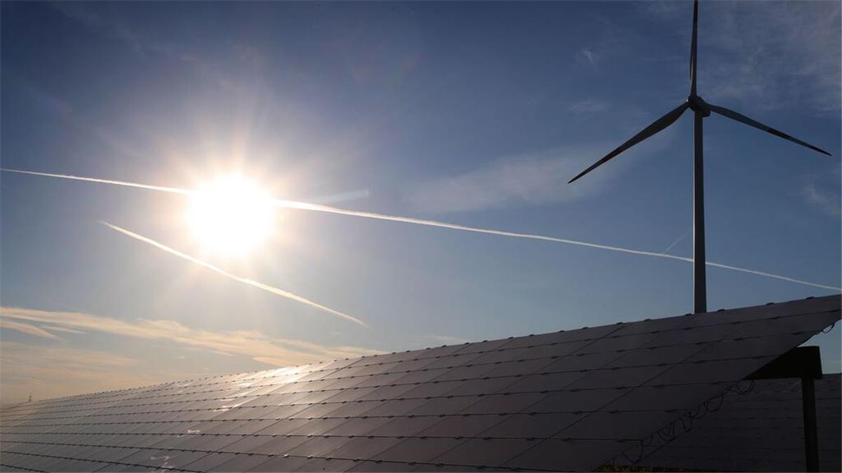 Neuer Temperaturrekord: 2024 dürfte das wärmste Jahr der Geschichte werden Zum Klimaschutz gehört beispielsweise der Ausbau erneuerbarer Energien. (Archivbild)