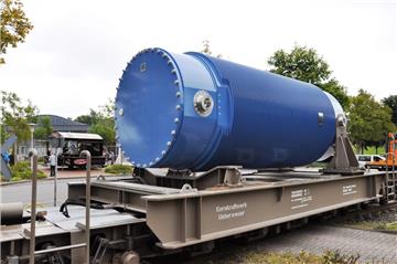 Zum letzten Mal ist nun ein Castor-Behälter im Kernkraftwerk Unterweser mit Brennstäben beladen worden. Das Foto zeigt einen Castor beim KKU-Informationstag am 16. September 2017.