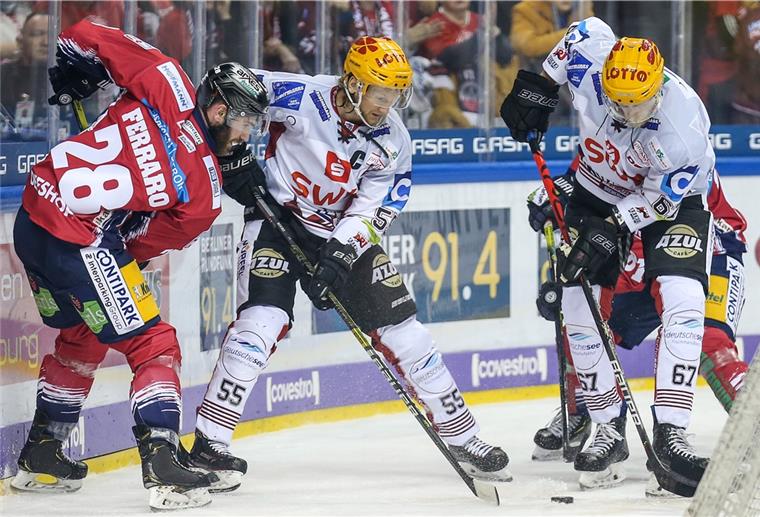 DEL-Saison: Fischtown Pinguins starten mit Auswärtsspiel Berlin: Eishockey: DEL, Eisbären Berlin - Pinguins Bremerhaven, Hauptrunde, 32. Spieltag, Mercedes-Benz-Arena