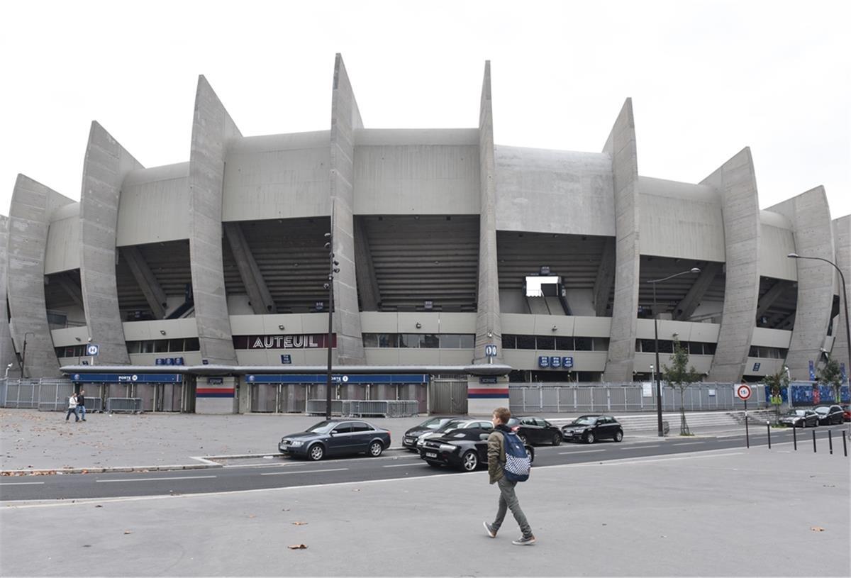 Zum Spiel von Paris St. Germain gegen Borussia Dortmund dürfen keine Zuschauer ins Stadion Parc des Princes (Prinzenparkstadion).