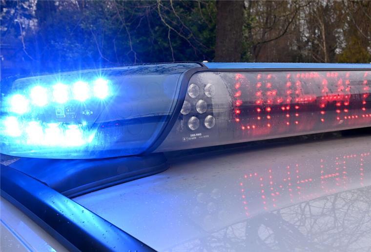 Zum Themendienst-Bericht vom 18. Mai 2022: Wenn sich von hinten ein Einsatzfahrzeug nähert, ist panisches Ausweichen eine schlechte Idee.
