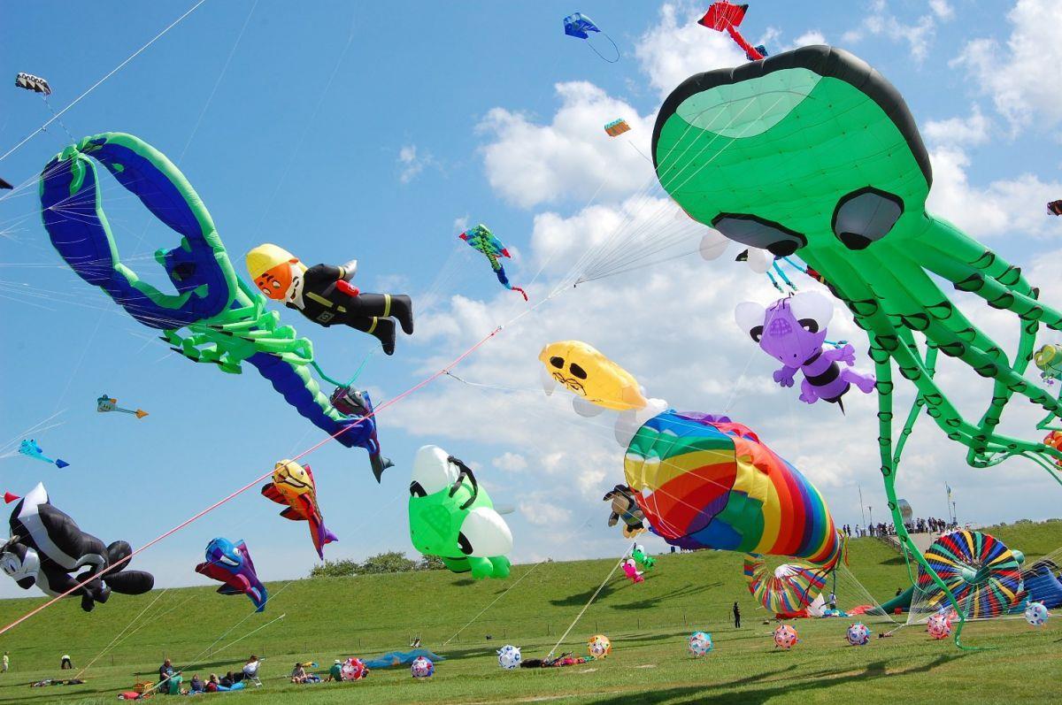 Schlechtes Wetter: Zirkus- und Drachenfest in Tossens fällt am Sonnabend aus Zumindest am Sonntag und Montag soll das Zirkus- und Drachenfest wie geplant stattfinden.